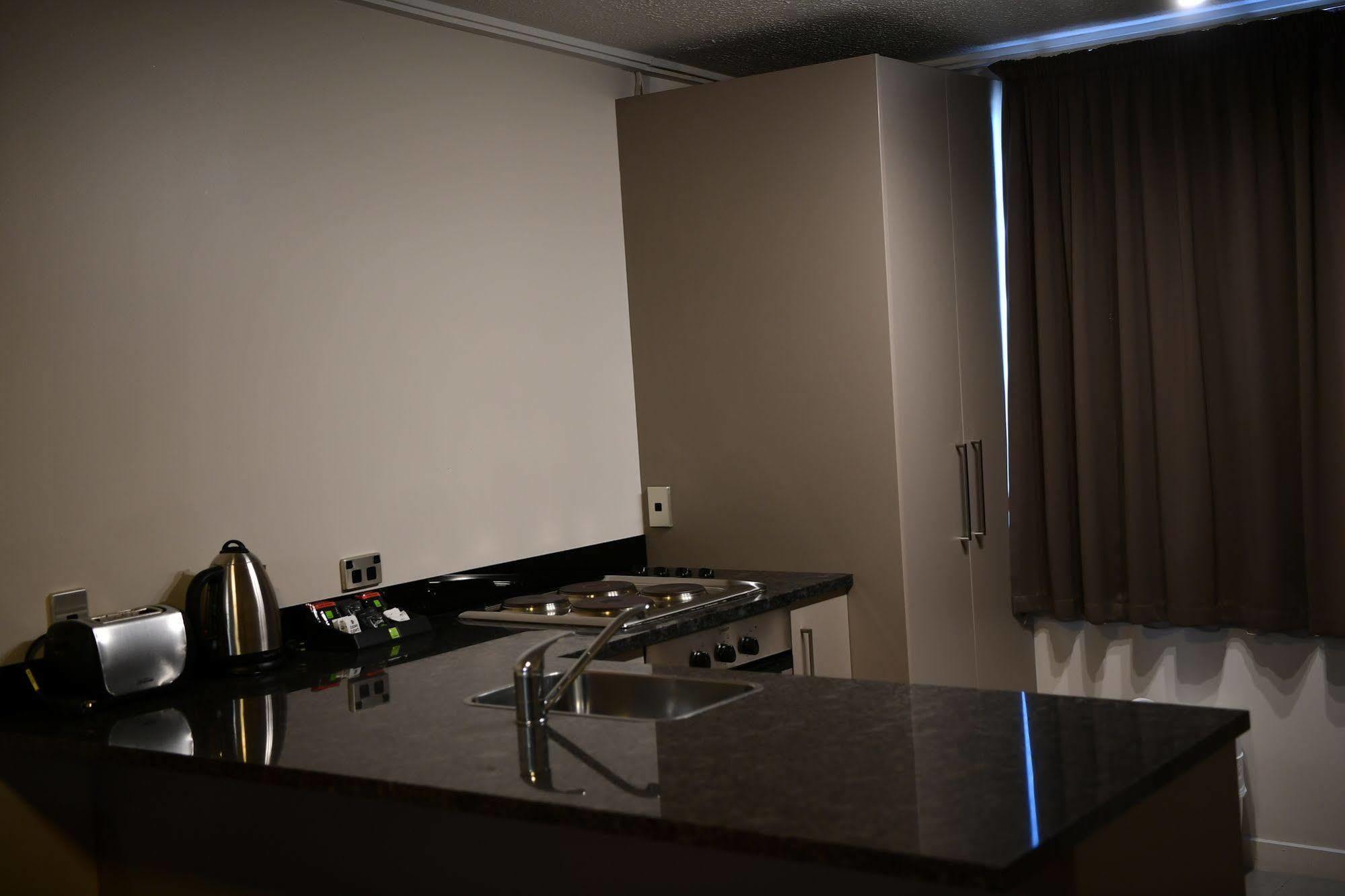 City Central Motel Apartments Christchurch Eksteriør billede